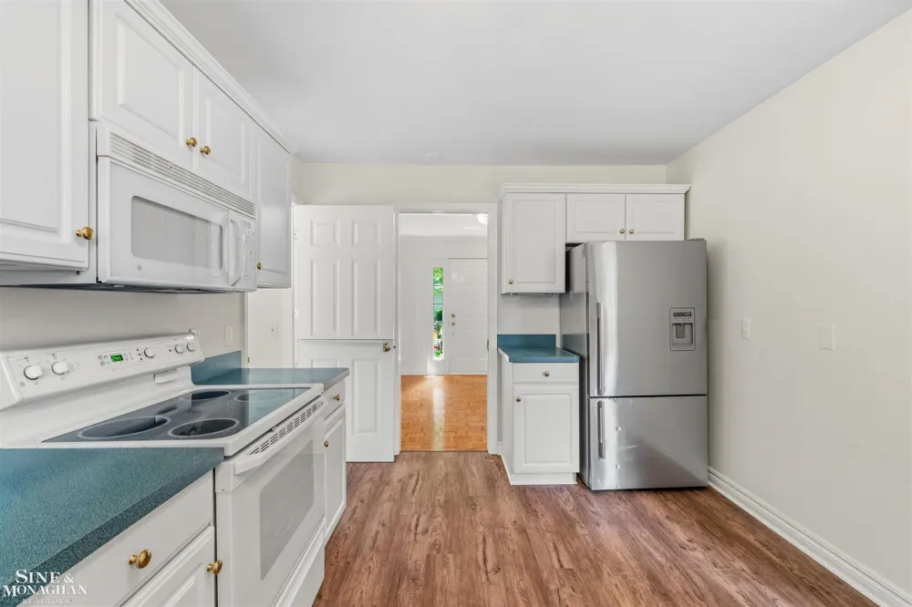 20675 Morningside Drive Grosse Pointe Woods City, MI 48236