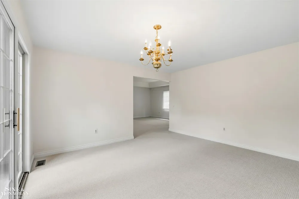 20675 Morningside Drive Grosse Pointe Woods City, MI 48236