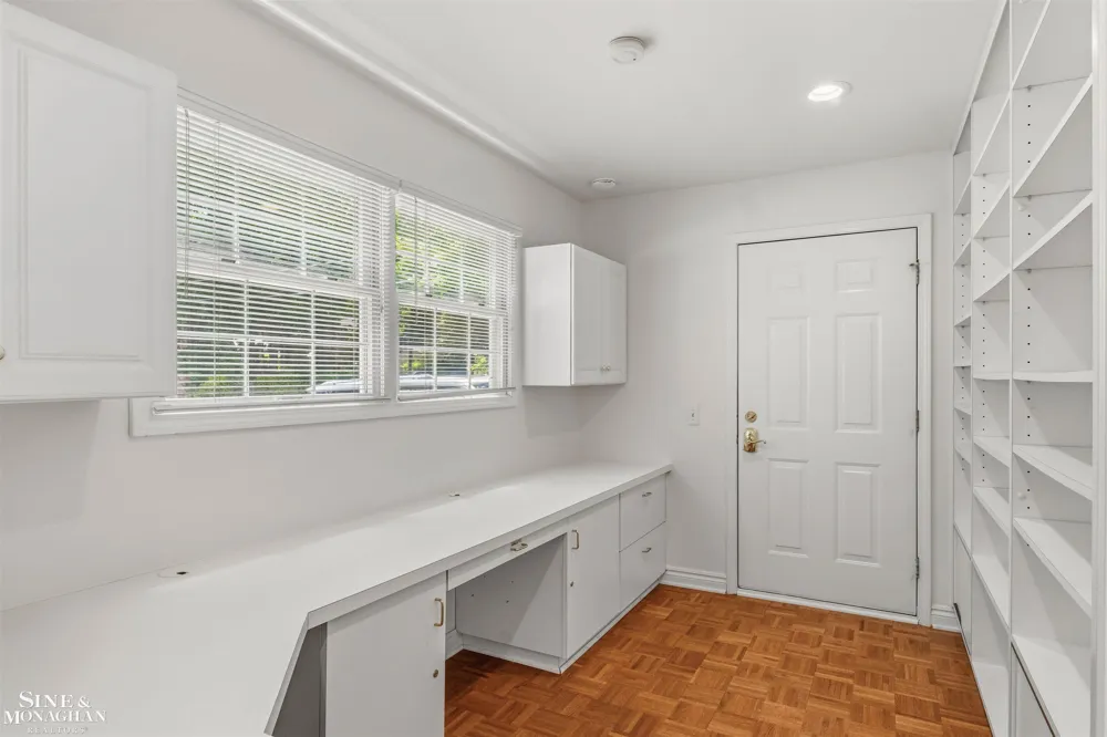 20675 Morningside Drive Grosse Pointe Woods City, MI 48236