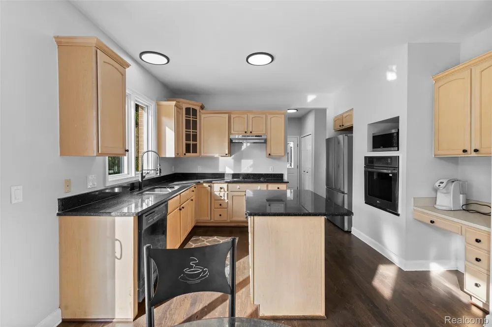 12173 Chandler Drive Plymouth Charter Township, MI 48170