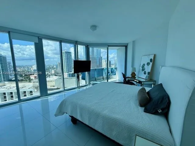 200 Biscayne Boulevard Way #3102 Miami, FL 33131