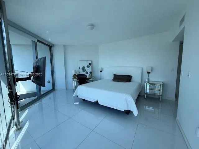 200 Biscayne Boulevard Way #3102 Miami, FL 33131