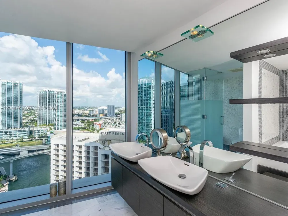 200 Biscayne Boulevard Way #3102 Miami, FL 33131