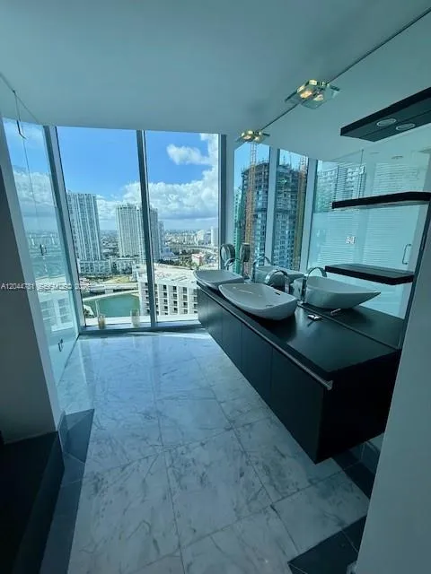 200 Biscayne Boulevard Way #3102 Miami, FL 33131