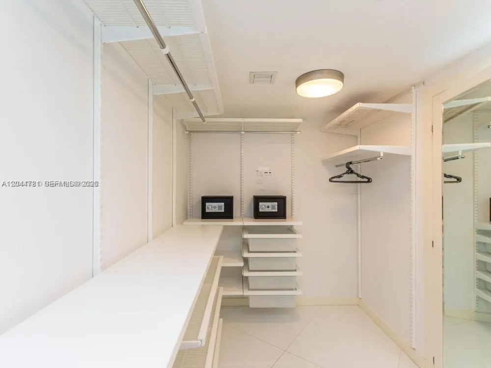 200 Biscayne Boulevard Way #3102 Miami, FL 33131