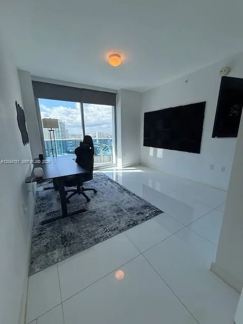 200 Biscayne Boulevard Way #3102 Miami, FL 33131