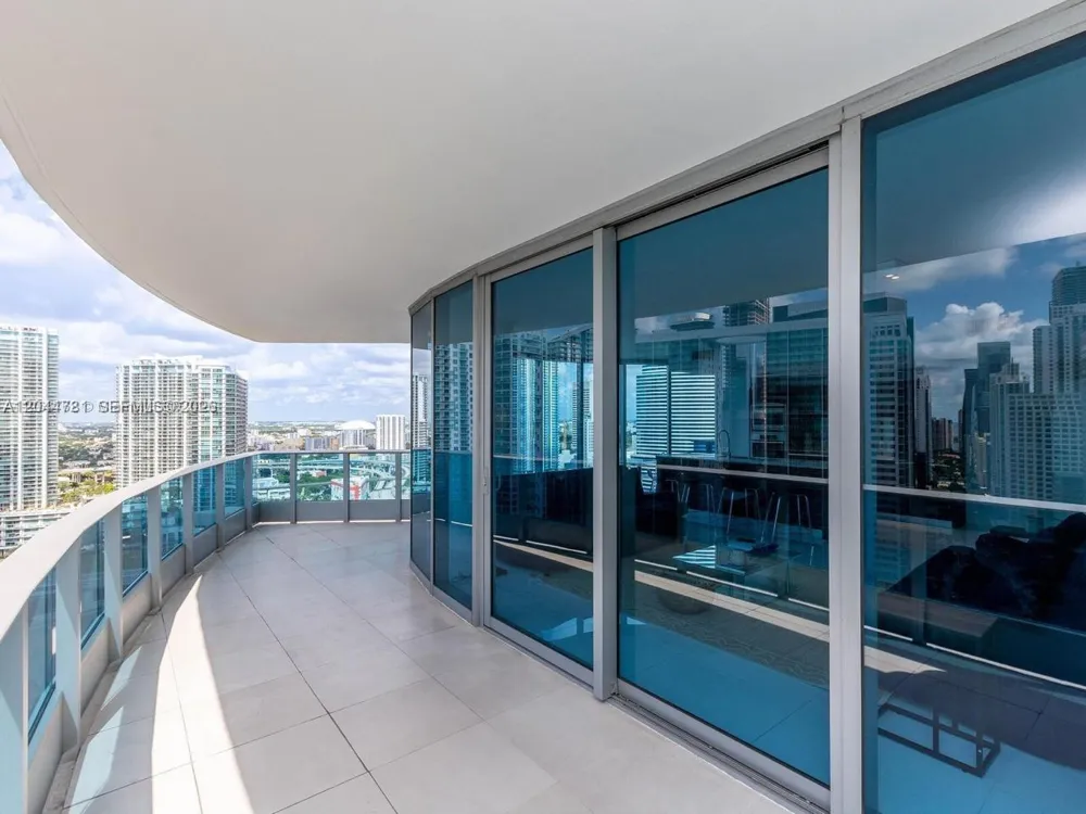 200 Biscayne Boulevard Way #3102 Miami, FL 33131