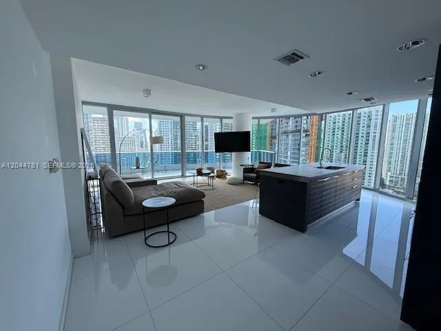 200 Biscayne Boulevard Way #3102 Miami, FL 33131