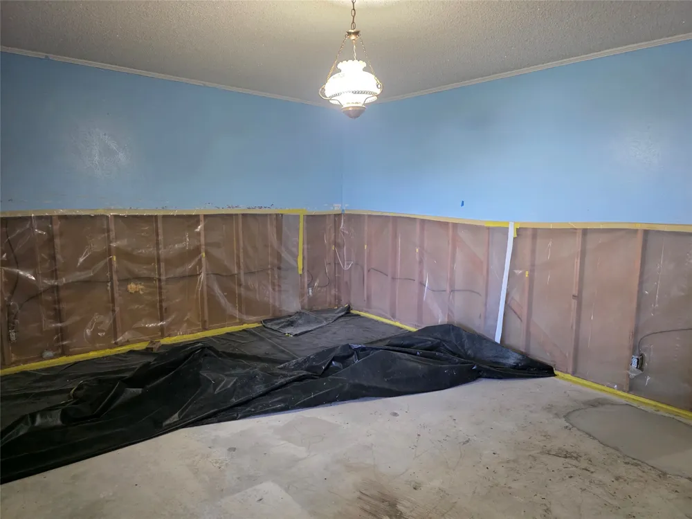 204 Fordyce Street Barry, TX 75102