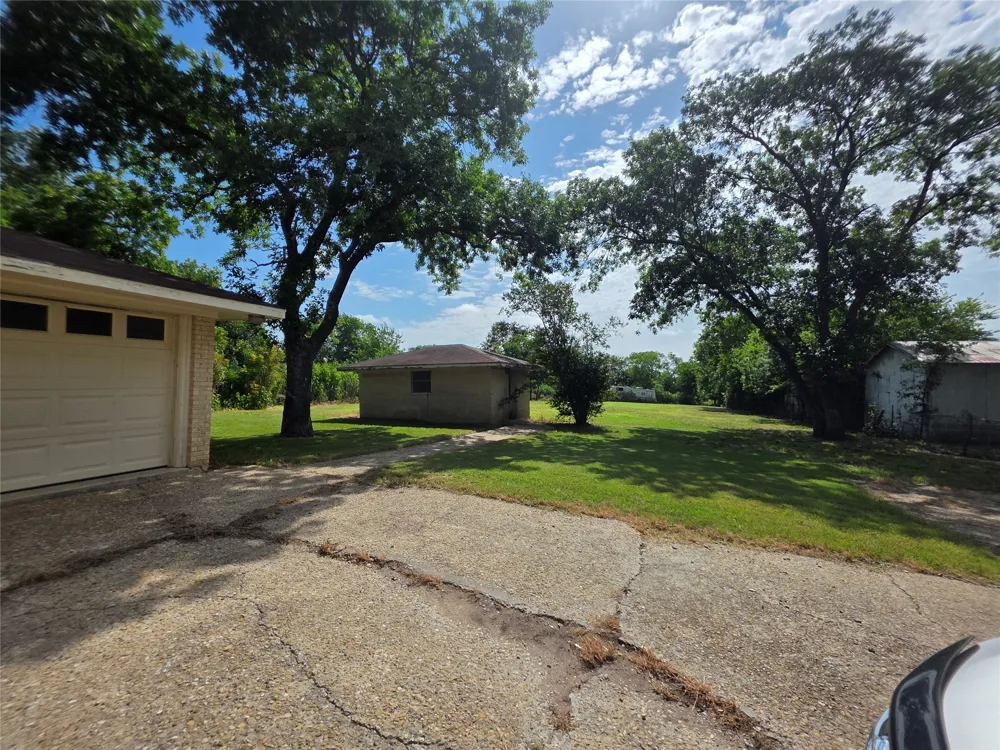 204 Fordyce Street Barry, TX 75102