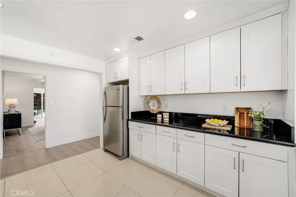 458 W Winnie Way Arcadia, CA 91007