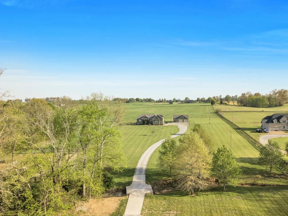 3988 Fykes Grove Rd Cedar Hill, TN 37032