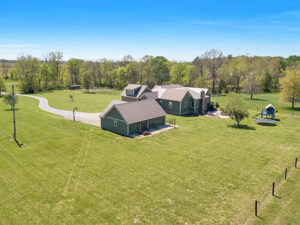 3988 Fykes Grove Rd Cedar Hill, TN 37032