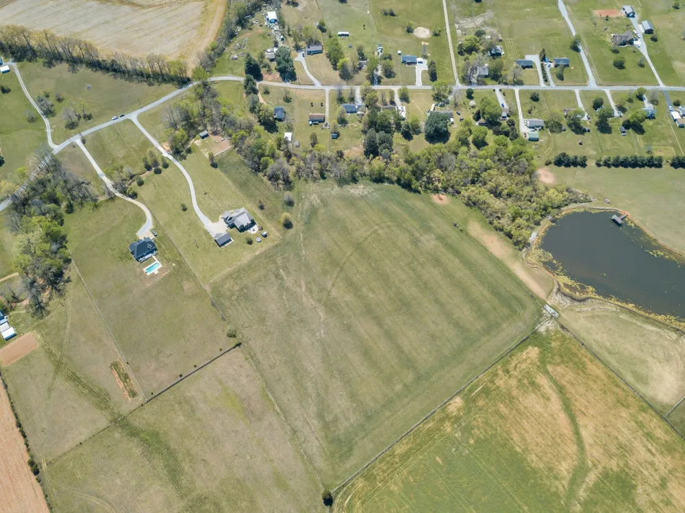 3988 Fykes Grove Rd Cedar Hill, TN 37032