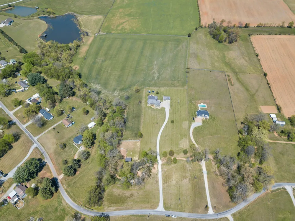 3988 Fykes Grove Rd Cedar Hill, TN 37032