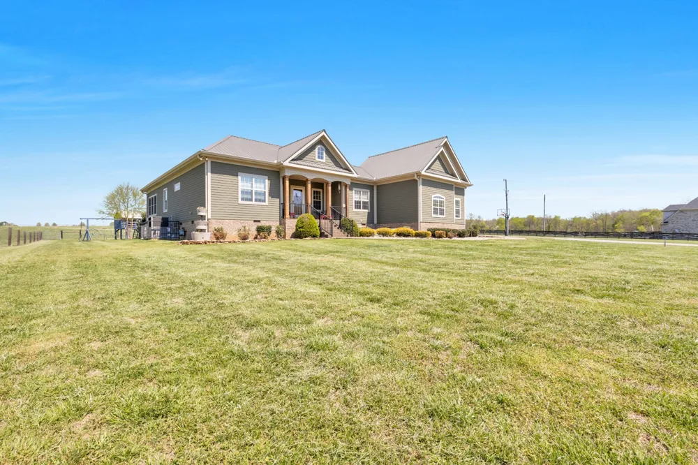 3988 Fykes Grove Rd Cedar Hill, TN 37032