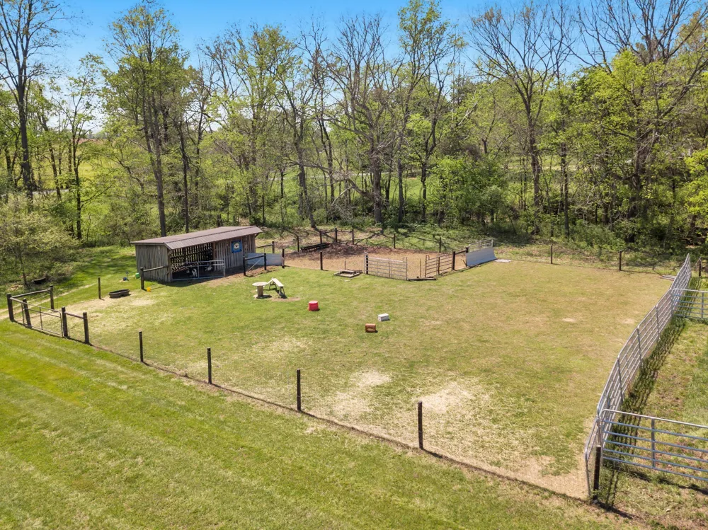 3988 Fykes Grove Rd Cedar Hill, TN 37032