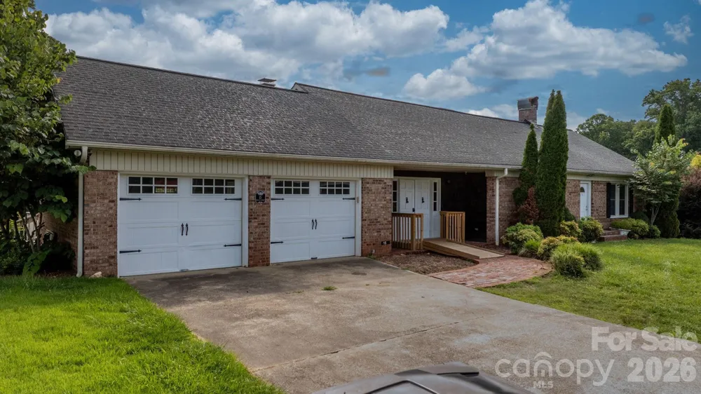 15 6th Em Street Marion, NC 28752