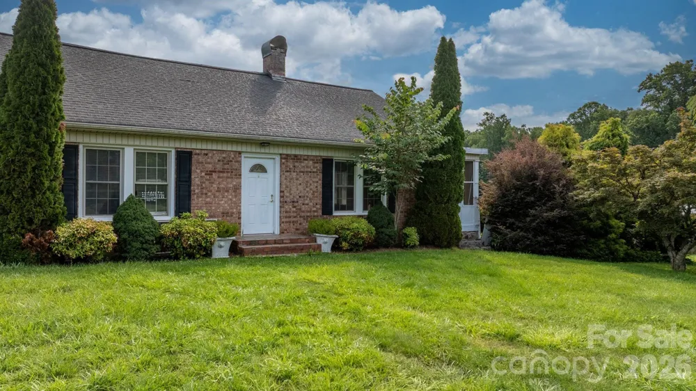 15 6th Em Street Marion, NC 28752