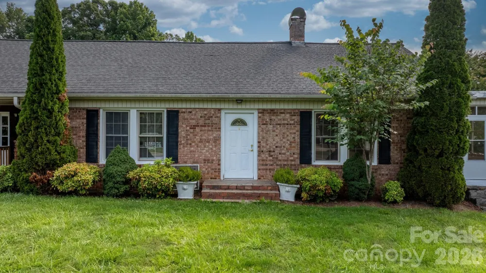 15 6th Em Street Marion, NC 28752