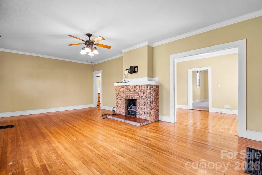 15 6th Em Street Marion, NC 28752