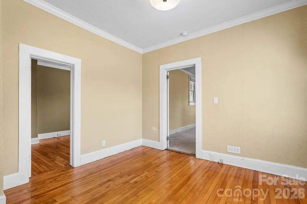 15 6th Em Street Marion, NC 28752