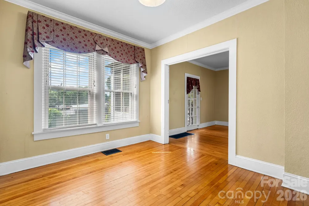 15 6th Em Street Marion, NC 28752