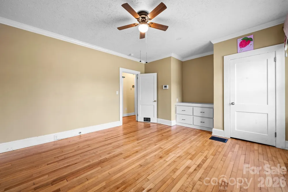 15 6th Em Street Marion, NC 28752