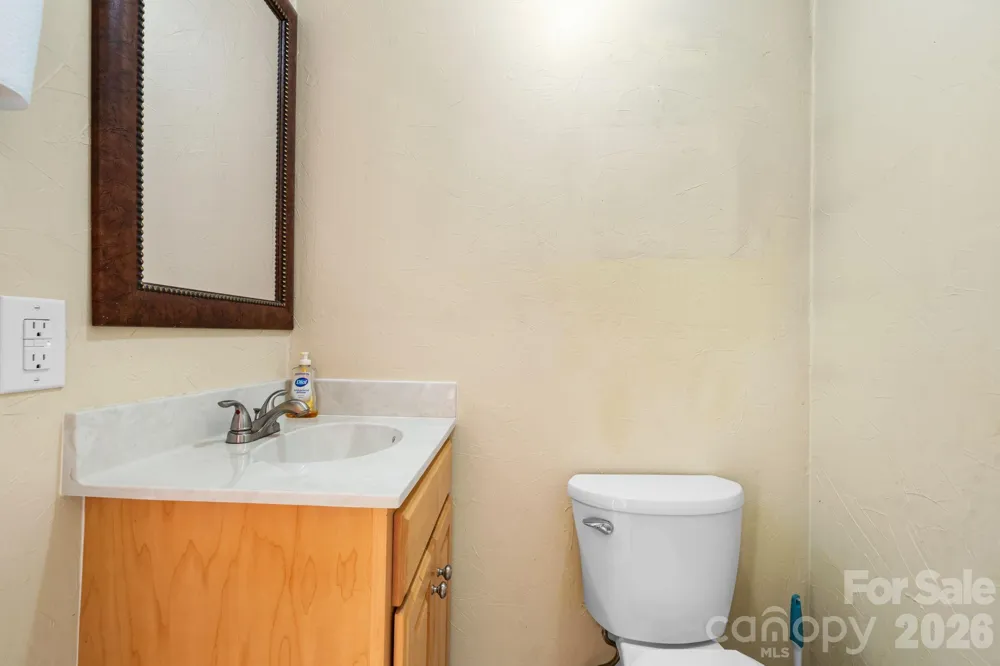 15 6th Em Street Marion, NC 28752