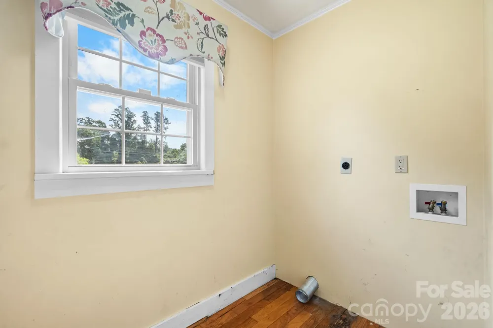15 6th Em Street Marion, NC 28752