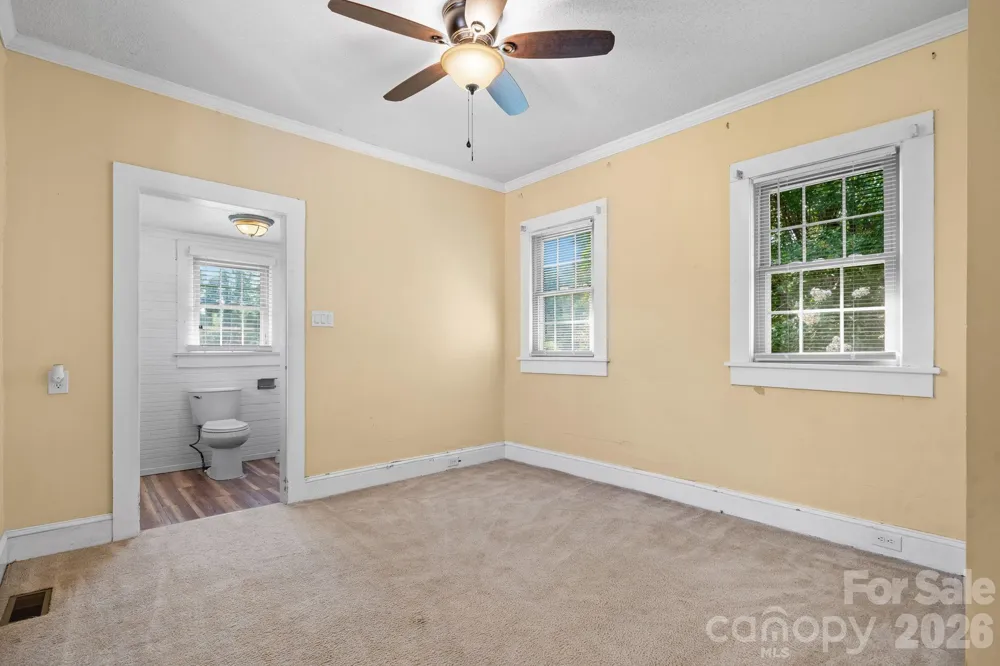 15 6th Em Street Marion, NC 28752