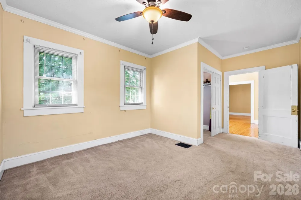 15 6th Em Street Marion, NC 28752