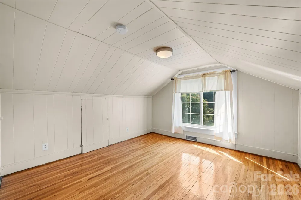 15 6th Em Street Marion, NC 28752