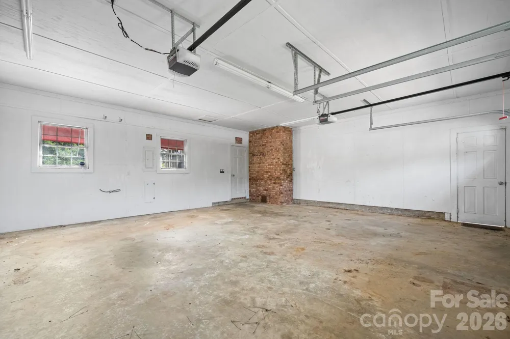 15 6th Em Street Marion, NC 28752