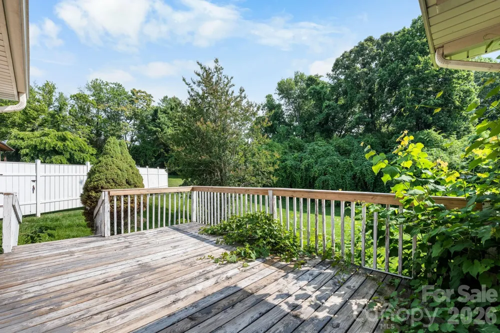 15 6th Em Street Marion, NC 28752