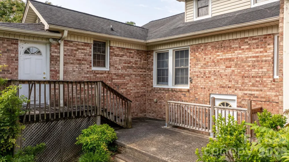 15 6th Em Street Marion, NC 28752