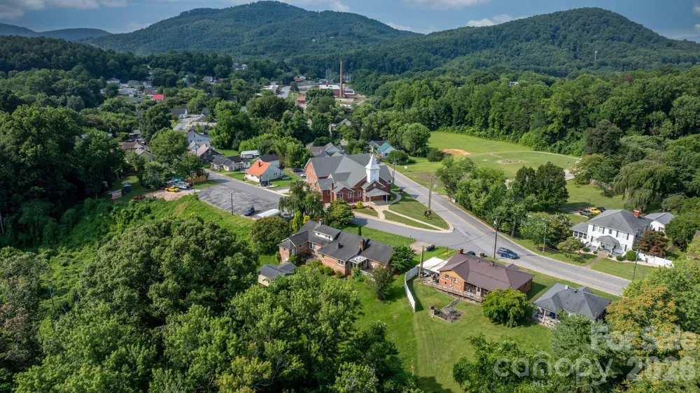15 6th Em Street Marion, NC 28752