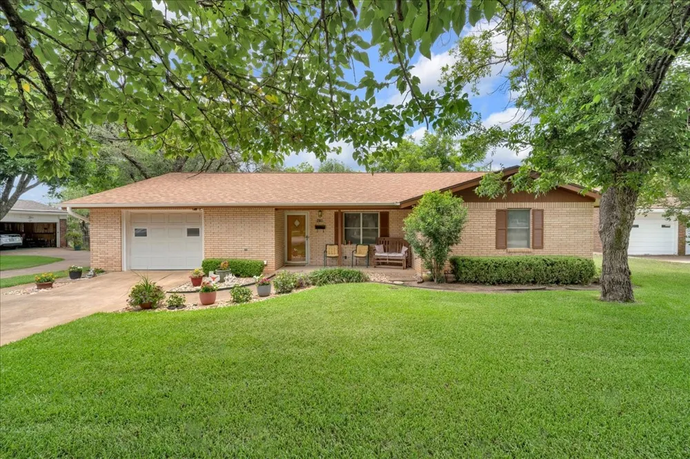 419 S Williams Street Hamilton, TX 76531