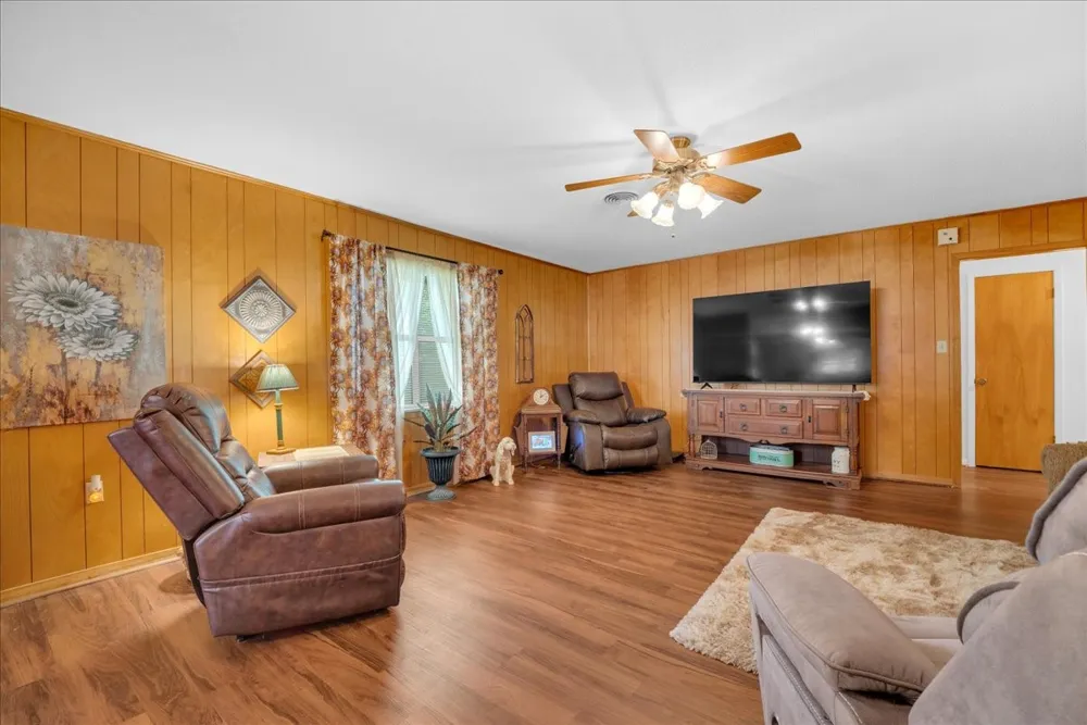 419 S Williams Street Hamilton, TX 76531