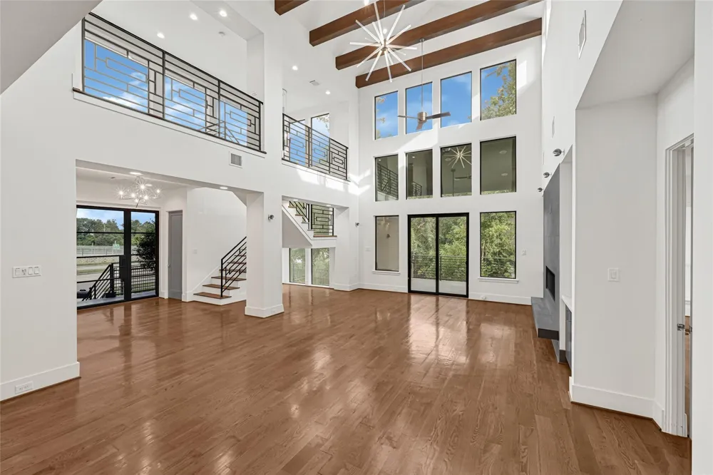 922 T C Jester Boulevard Houston, TX 77008