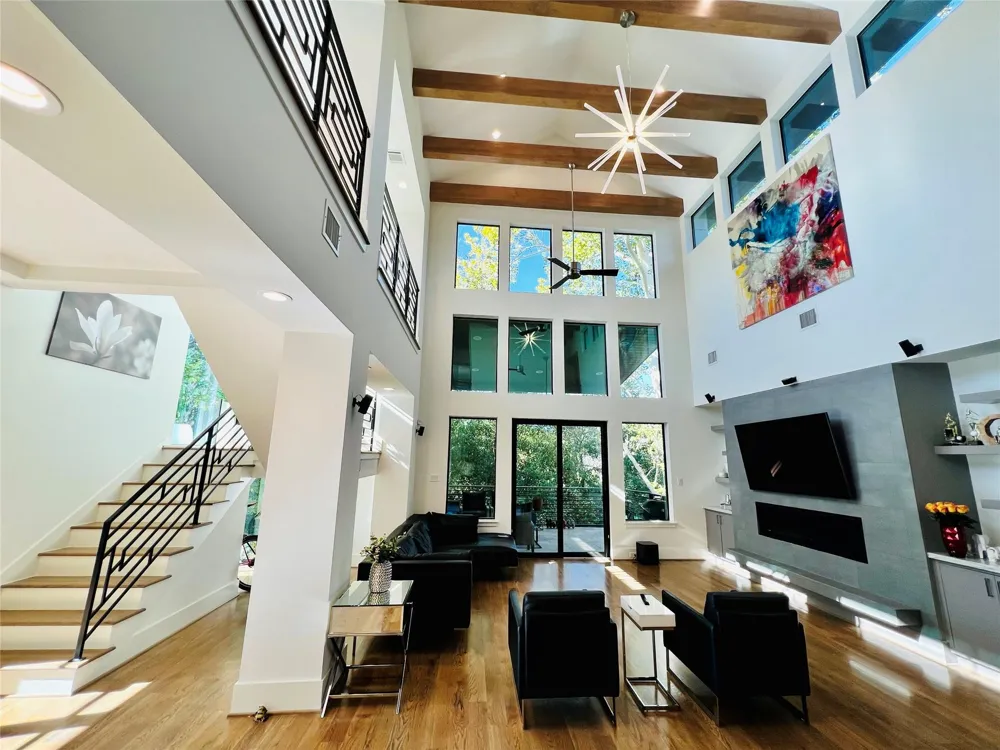 922 T C Jester Boulevard Houston, TX 77008