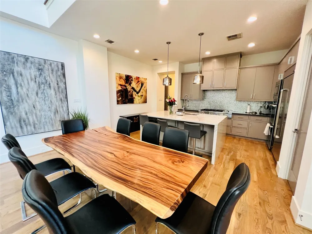 922 T C Jester Boulevard Houston, TX 77008