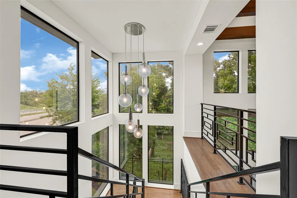 922 T C Jester Boulevard Houston, TX 77008