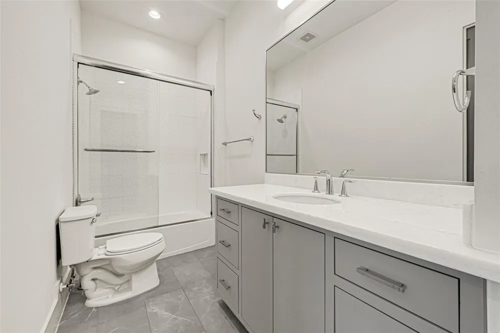 922 T C Jester Boulevard Houston, TX 77008