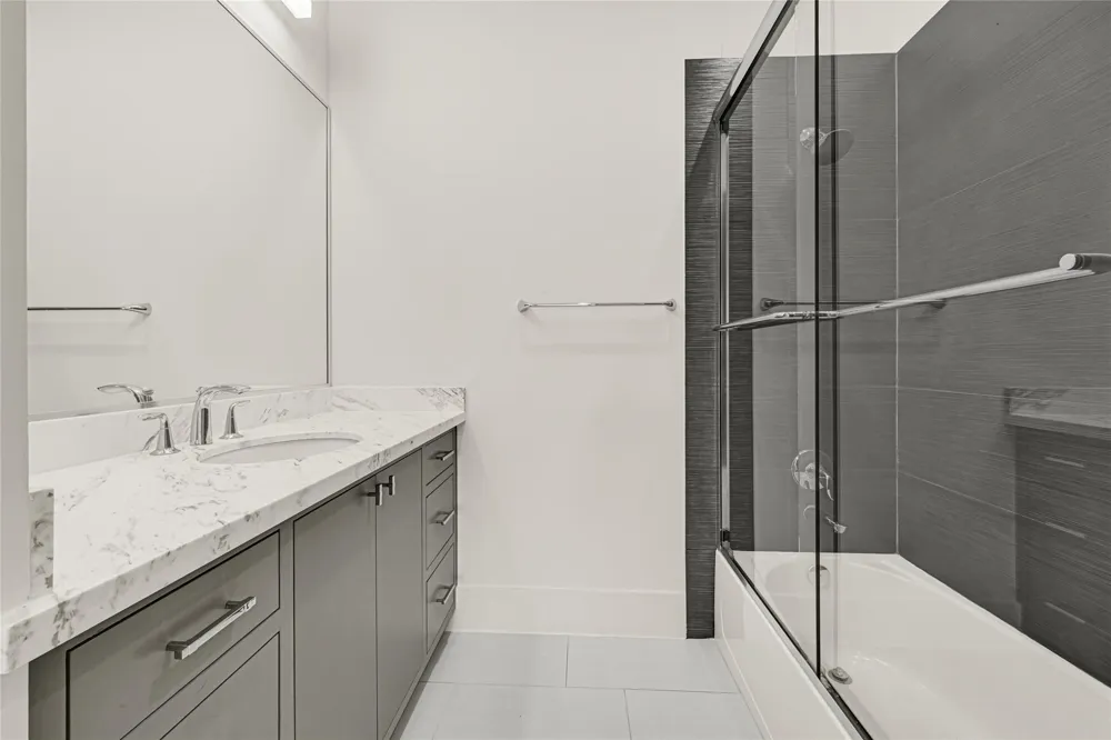 922 T C Jester Boulevard Houston, TX 77008