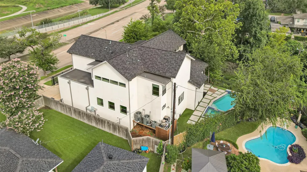 922 T C Jester Boulevard Houston, TX 77008
