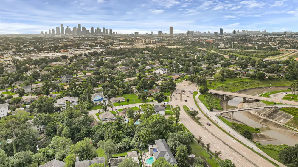 922 T C Jester Boulevard Houston, TX 77008
