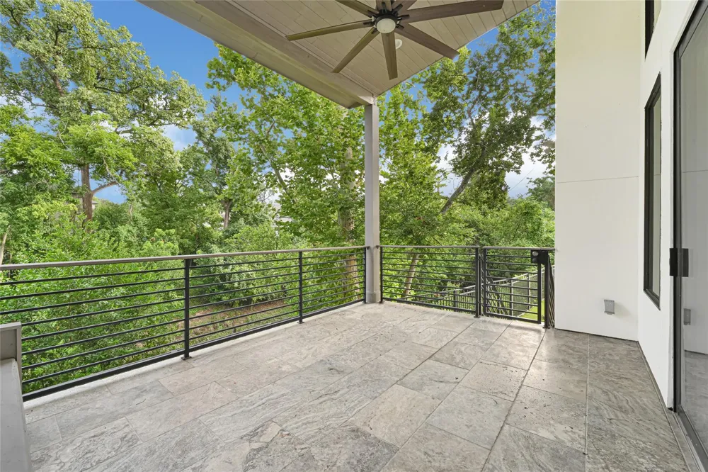 922 T C Jester Boulevard Houston, TX 77008