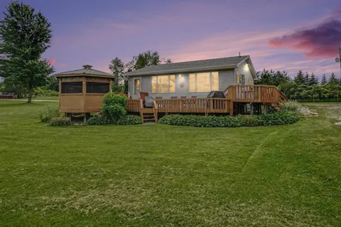 3452 W Lake Drive