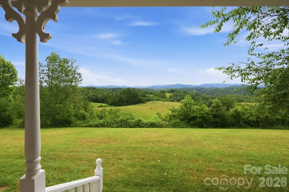 1091 WINDSWEPT RIDGE ROAD Marshall, NC 28753